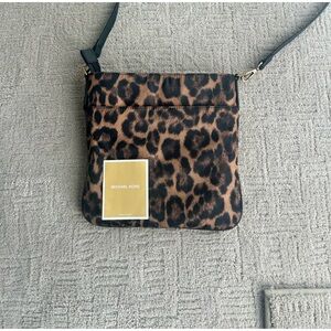 Michael Kors Authentic Crossbody Bag EUC